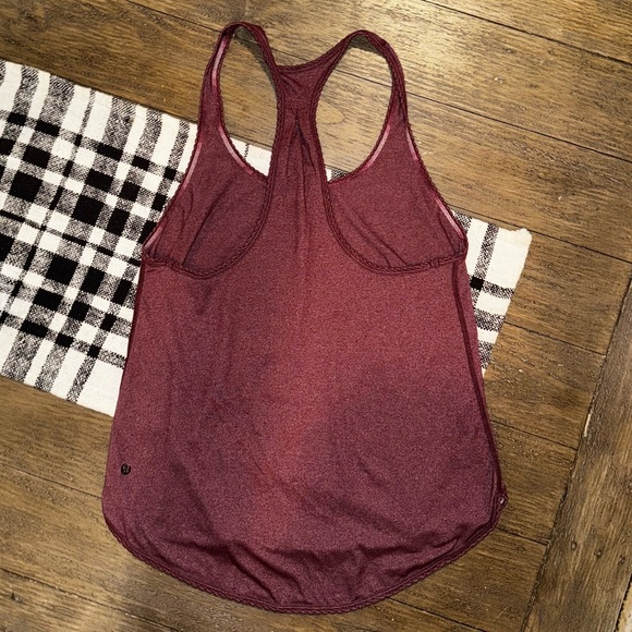 Lululemon Burgundy Scoop Neck Racerback Tank Top Size 6 - Picture 1 of 4